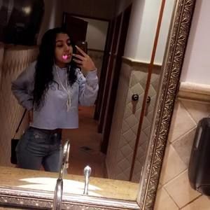 Meet your Posher, Mayleen
